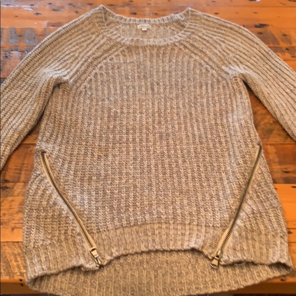 Women’s sweater